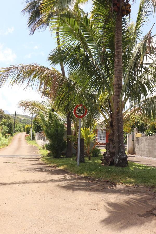 Gite Les Bananiers Saint-Joseph Exterior foto